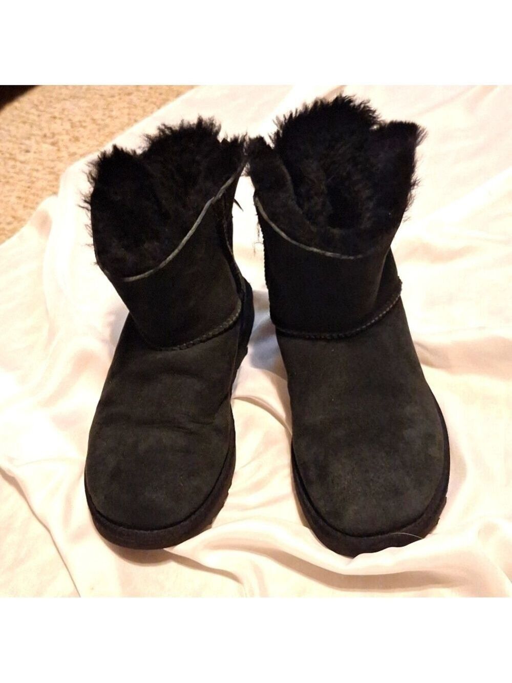UGG Black Suede leather Booties fur lined Bows on back Sz 6